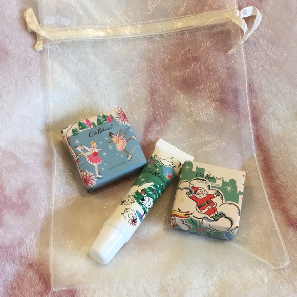 Cath Kidston Beauty Treats Holiday Sampler NWOT Mini Fizzer Soap Lip Balm Trio - Picture 13 of 15